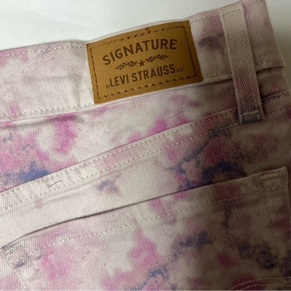 ⭐️ 3/$25 ⭐️ Levi Strauss High Rise Pink/Purple Tie Dye Shorts Size 15 - Picture 3 of 5